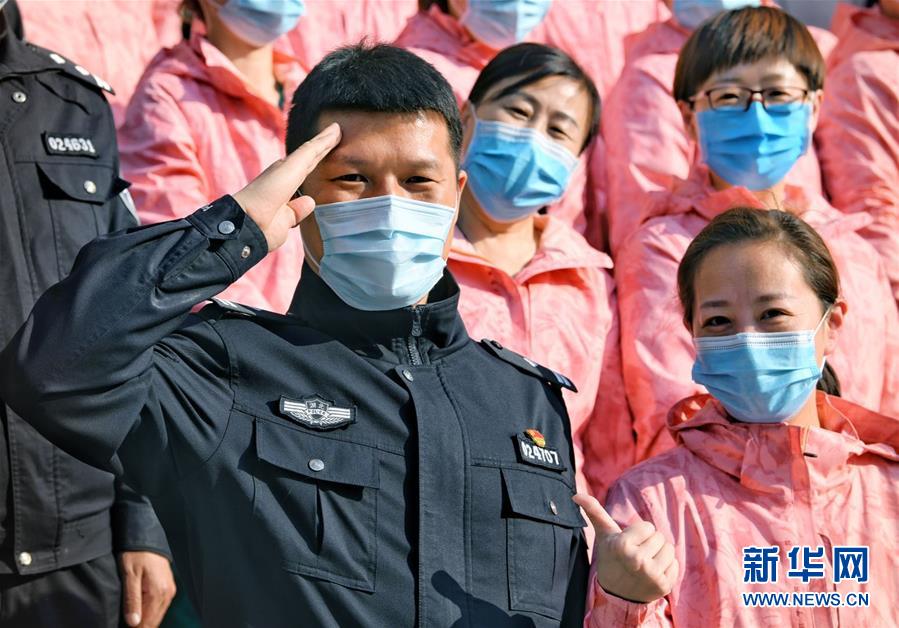 （習近平致敬的戰&ldquo;疫&rdquo;英雄&middot;公安干警篇&middot;圖文互動）（1）他們，抗疫一線鑄警魂