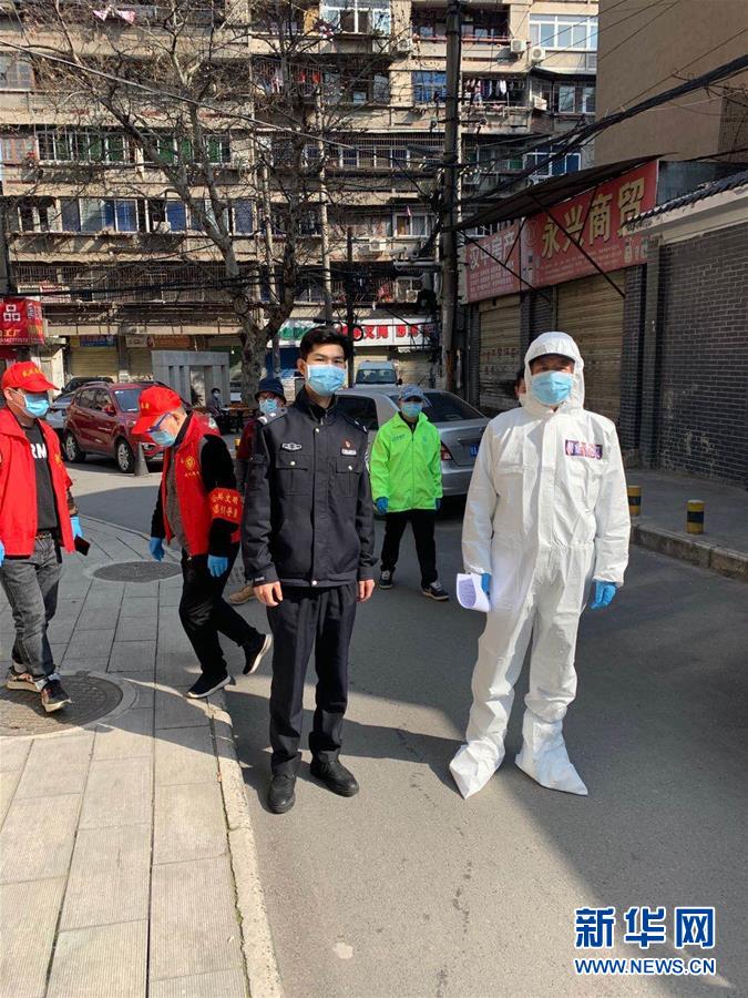 （習近平致敬的戰&ldquo;疫&rdquo;英雄&middot;公安干警篇&middot;圖文互動）（6）他們，抗疫一線鑄警魂