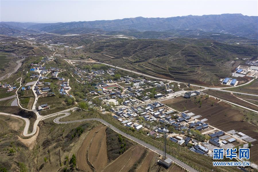 （新華全媒頭條&middot;圖文互動）（4）初夏，循著總書記的腳步探訪產業(yè)扶貧新事