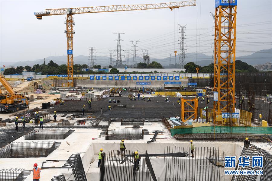 （在習近平新時代中國特色社會主義思想指引下&mdash;&mdash;新時代新作為新篇章&middot;習近平總書記關切事&middot;圖文互動）（6）新機遇、新引擎&mdash;&mdash;重大工程重大項目建設新動向觀察