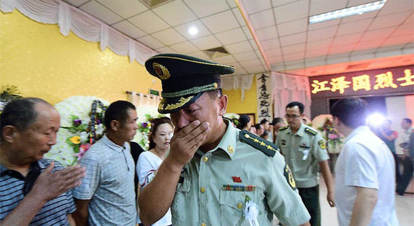 天津港“8·12”事故:告別烈士