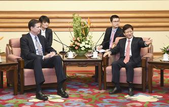 孟建柱會見美國聯邦調查局局長科米