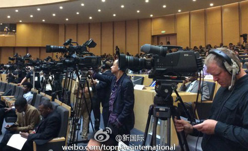 李克強(qiáng)即將在非盟總部發(fā)表演講，請(qǐng)柬“一柬難求”。圖片來(lái)源：“新國(guó)際”微博。