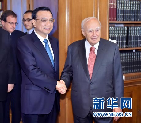 6月20日,國務院總理李克強在雅典總統府會見希臘總統帕普利亞斯。 新華社記者 李濤 攝 6月20日,國務院總理李克強在雅典總統府會見希臘總統帕普利亞斯。 新華社記者 李濤 攝