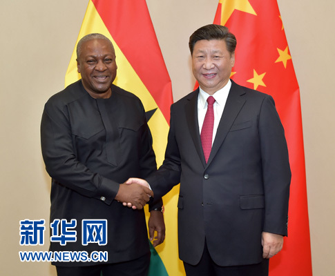 12月3日，國家主席習近平在約翰內斯堡會見加納總統馬哈馬。新華社記者 李濤 攝 

