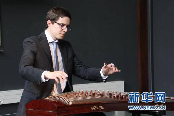 (國際·圖文互動)(2)漢語架起溝通橋——記法國賽區世界大學生中文比賽