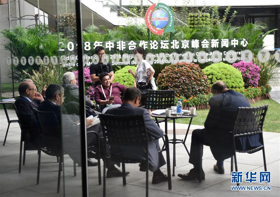 （中非合作論壇&middot;圖文互動(dòng)）（6）&ldquo;北京準(zhǔn)備好了！&rdquo;&mdash;&mdash;北京市委常委、常務(wù)副市長(zhǎng)張工就中非合作論壇北京峰會(huì)服務(wù)保障情況答新華社記者問