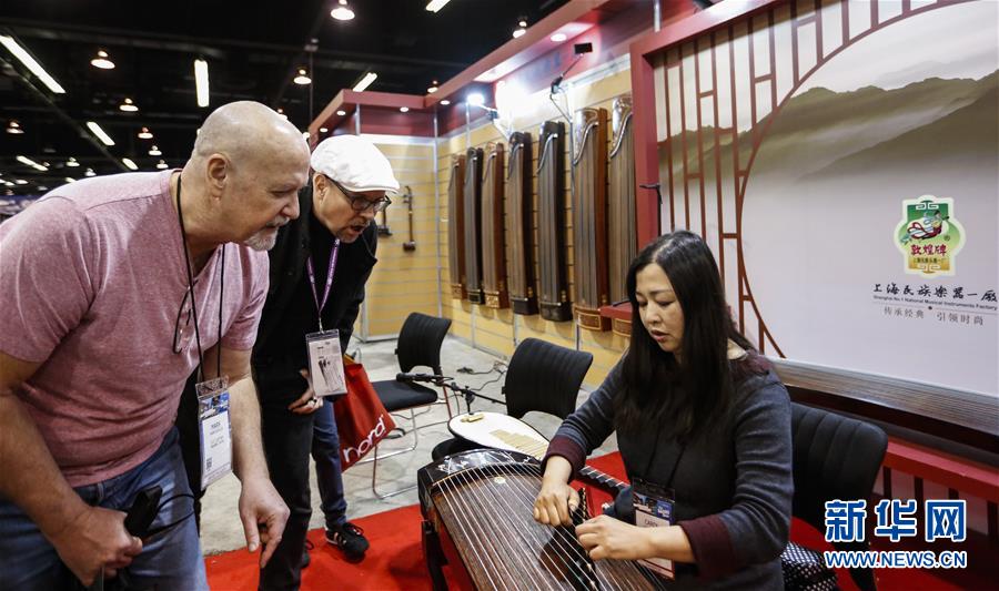 （國際&middot;圖文互動(dòng)）（2）通訊：中國樂器在美國樂器展上&ldquo;奏響強(qiáng)音&rdquo;