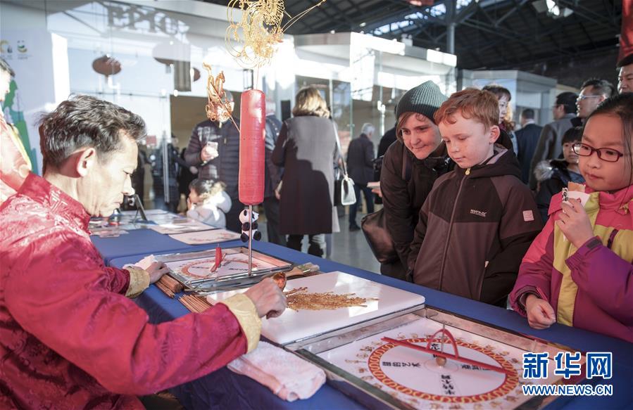 (國(guó)際·圖文互動(dòng))(2)歡樂春節(jié)“這里是成都”啟動(dòng)儀式在都柏林舉行